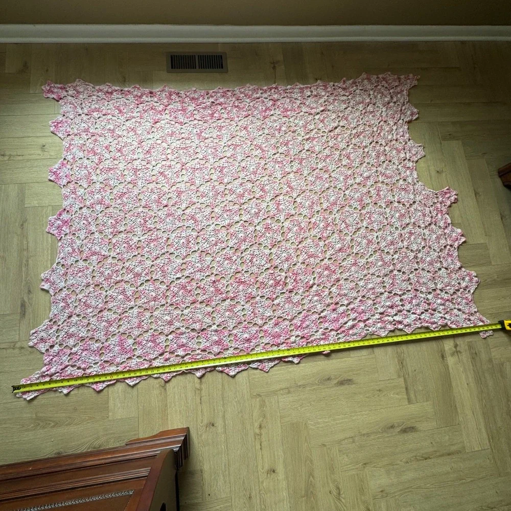 Vintage Crochet Bedspread Coverlet Pink Floral Lace 91